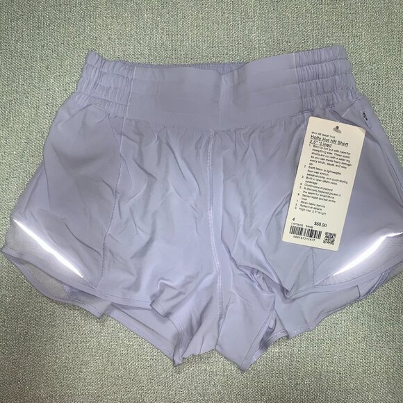 Lululemon NWT Hotty Hot High-Rise Lined Short 2.5"size 4 Serene Blue - Picture 1 of 14